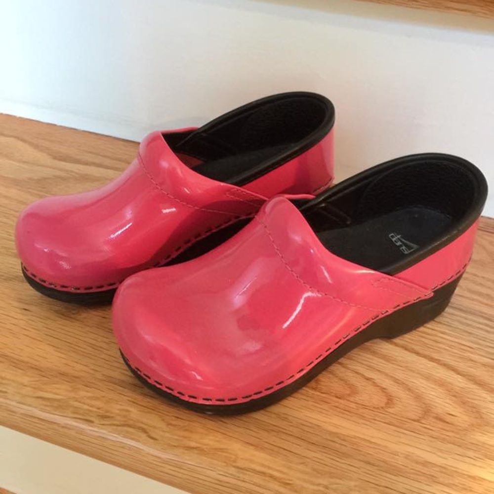 Girls Dansko size 31 (US size 1.5)